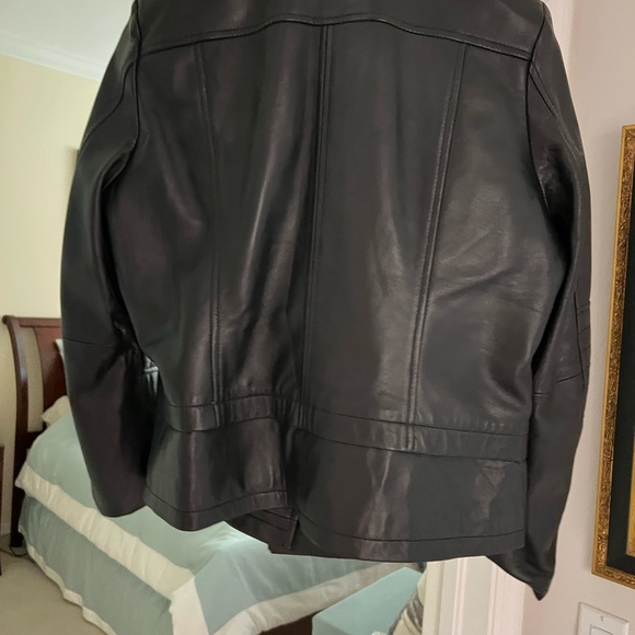 Real leather women’s jacket. Never worn XL or women’s size 12 - Picture 2 of 6